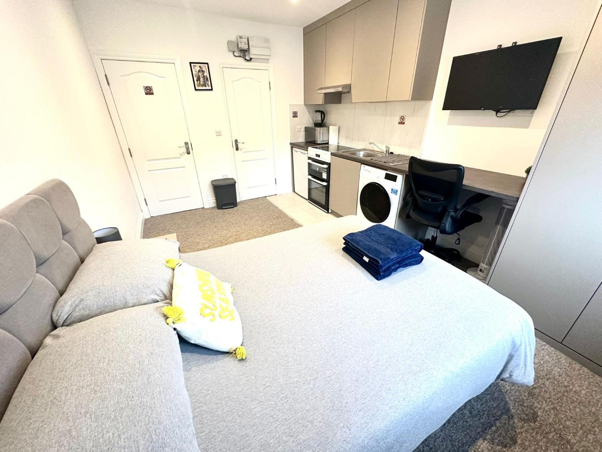 Bright Modern, Private Apartment,15 Mins To Central London Hendon Extérieur photo